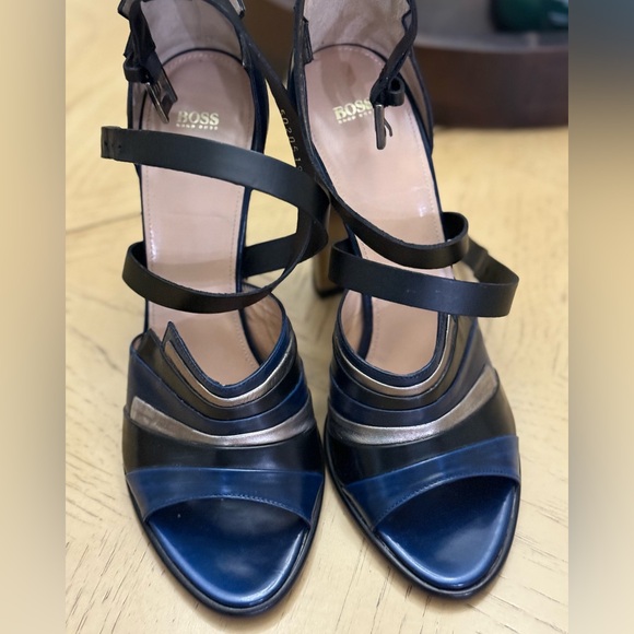 Boss Women's Elegant Black and Navy Heels - Picture 1 of 9